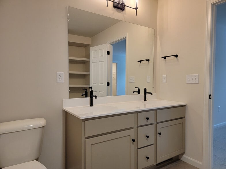 Building Photo - 93 Beech Tree Ct