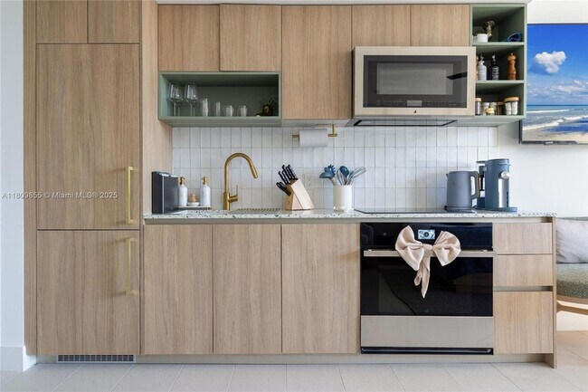 Building Photo - 159 NE 6th St