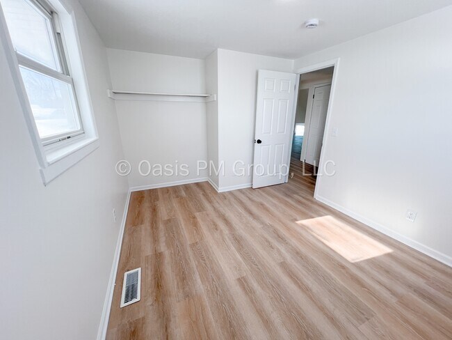 Building Photo - 3983 Lynward Rd