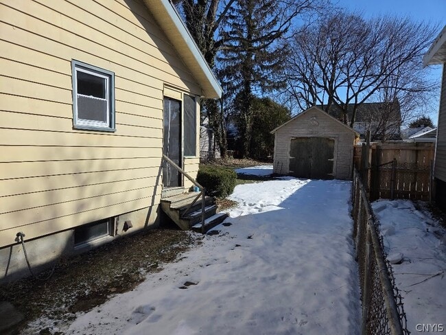 Building Photo - 210 N Midler Ave