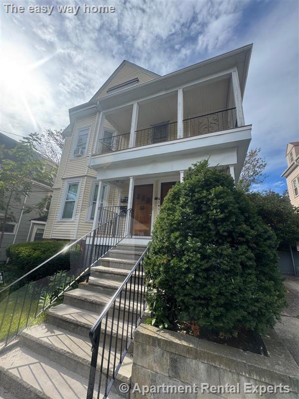 Building Photo - 102 Sycamore St