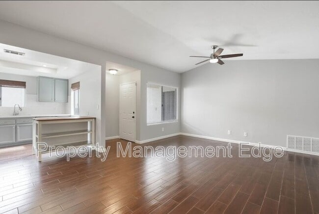 Building Photo - 254 Oleander Dr