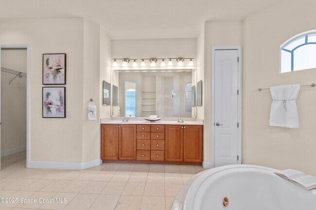 Building Photo - 3631 Thurloe Dr