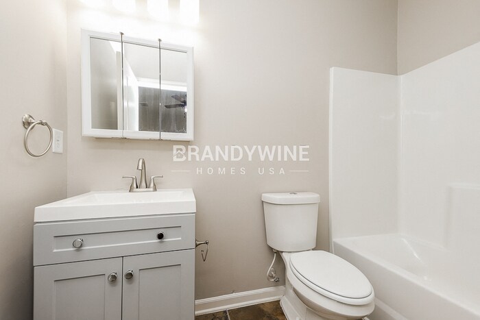 Building Photo - 3332 Lowland Dr