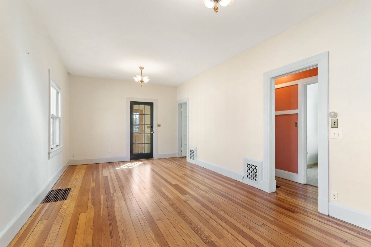 Building Photo - 416 E Espanola St