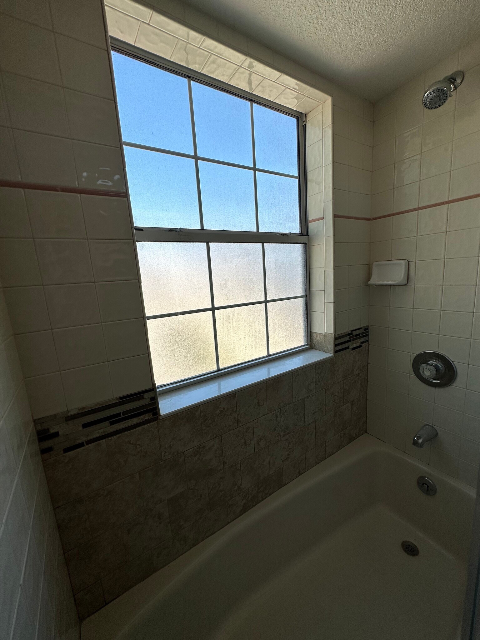 Building Photo - 3036 Ranchero Dr