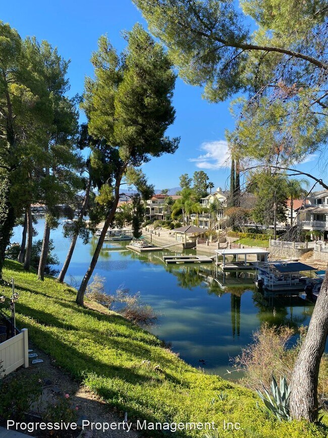 Primary Photo - 24311 Canyon Lake Dr N