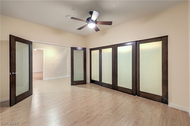 Building Photo - 8925 W Flamingo Rd