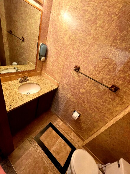 Building Photo - 6407 Carpenter Ave