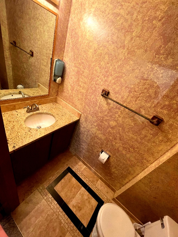 Building Photo - 6407 Carpenter Ave