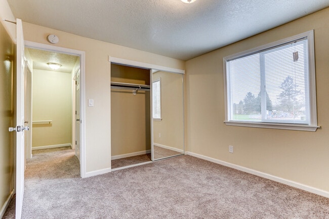 Building Photo - Completely remodeled with Washer/Dryer in ...