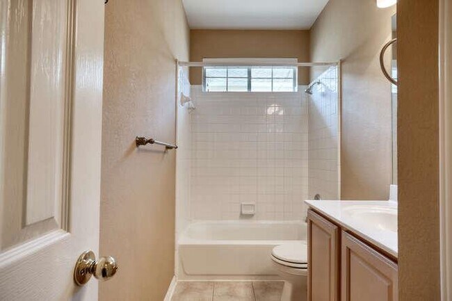 Building Photo - 8518 Cahill Dr