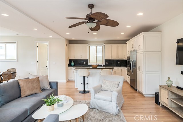 Building Photo - 604 Manhattan Beach Blvd