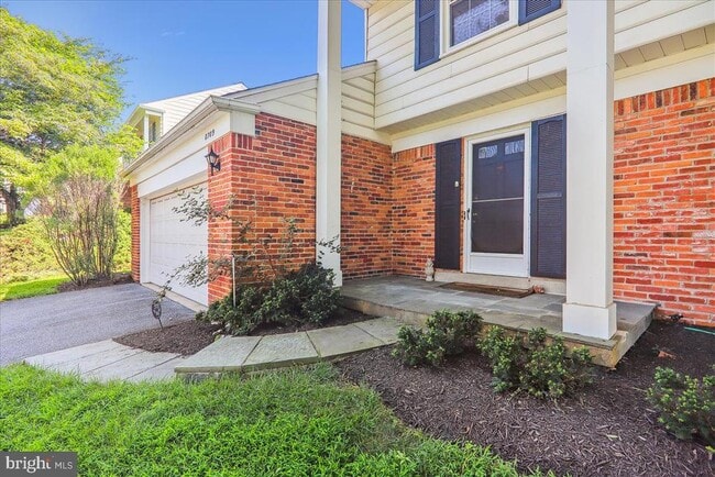 Building Photo - 8709 Sleepy Hollow Ln