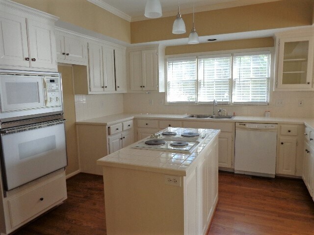 Building Photo - 5593 Forkwood Dr NW