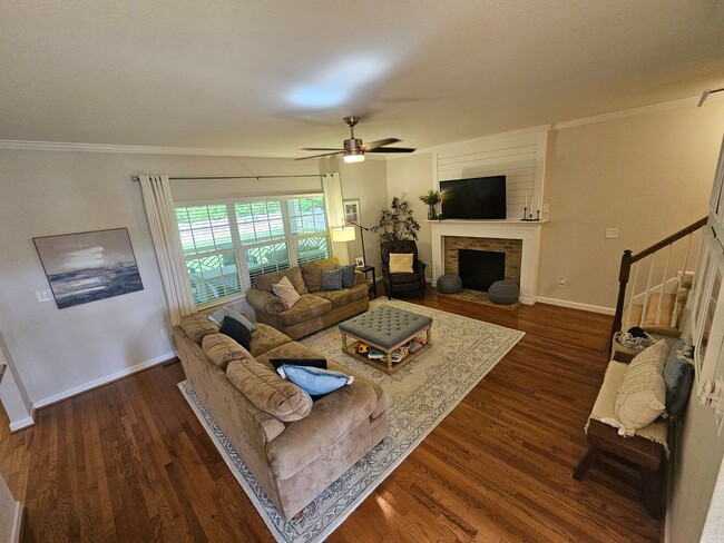 Building Photo - GRASSFIELD - Lauren's Cove