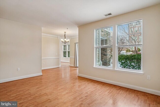 Building Photo - 12824 Clarksburg Square Rd