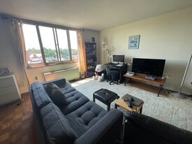 Building Photo - 1 E University Pky