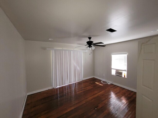 Building Photo - 2425 8th Ave