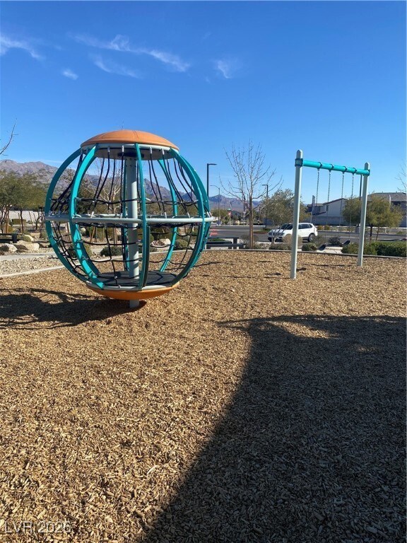 Building Photo - 9215 Sky Pointe Dr