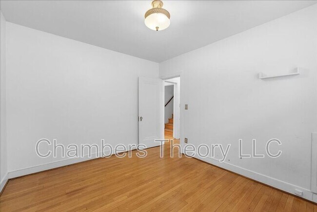 Building Photo - 1105 20th St