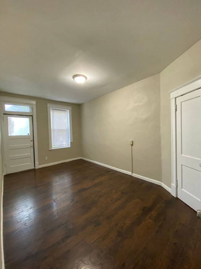 Building Photo - 3717 Bamberger Ave