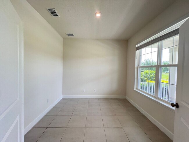 Building Photo - Gorgeous Furnished Home in Winter Garden!