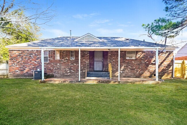 Building Photo - 3043 Christine Rd