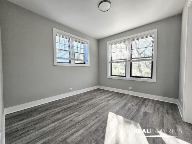 Building Photo - 1 bedroom in GLENCOE IL 60022