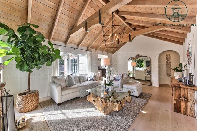 Building Photo - "Mi Casa by the Sea" Three Bedroom Unparalleled Golden Rectangle Rental Opportunity