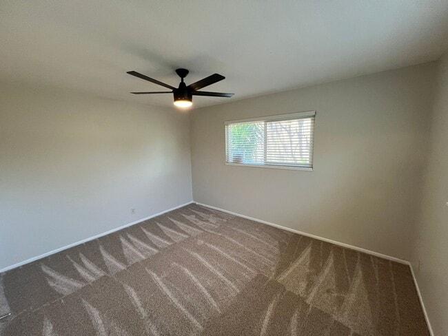 Building Photo - Darling Updated 4 Bed 2 Bath Orange Home