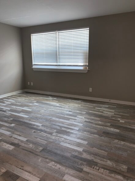 Building Photo - 5830 Yellow Pine Ct