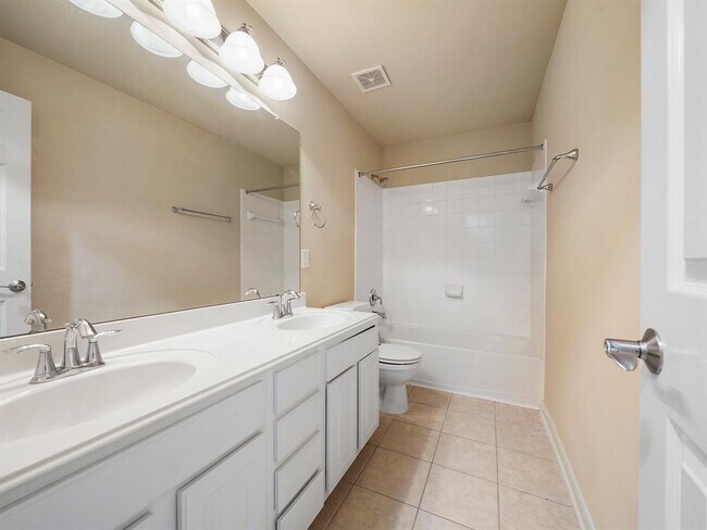 Building Photo - 1235 Glenwood Canyon Ln