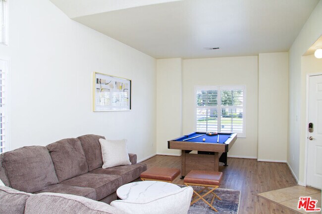 Building Photo - 8506 Blue Heron Dr