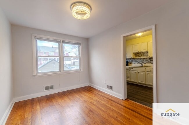 Building Photo - 8666 Oak Rd