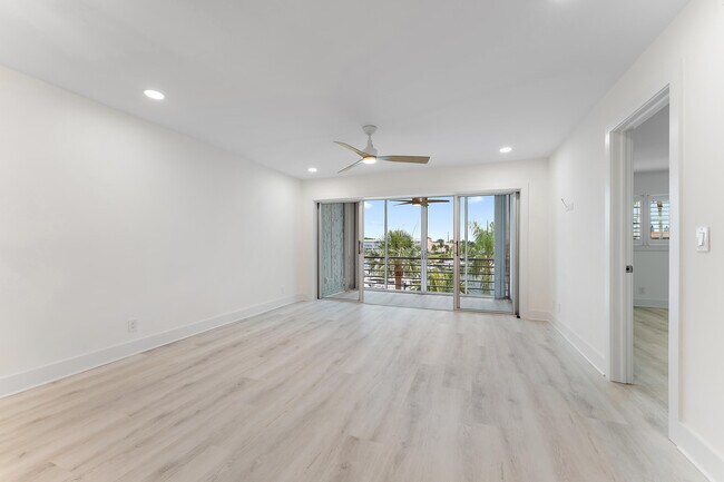 Building Photo - 29 Yacht Club Dr