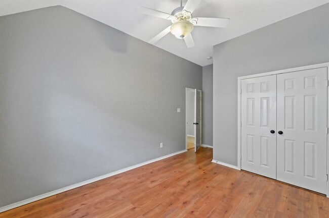 Building Photo - 3702 Glenhill Dr