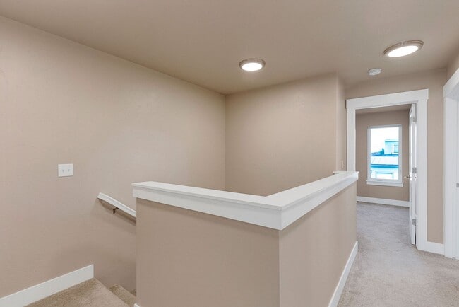 Building Photo - 3 Bed 2.5 Bath Townhome With Garage | $2,6...