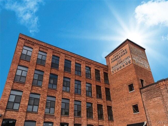 Primary Photo - 800 N Clinton St