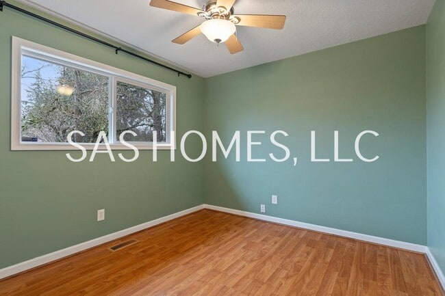 Building Photo - 11200 SW 83rd Ave