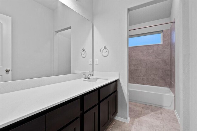 Building Photo - 1113 Burin Dr