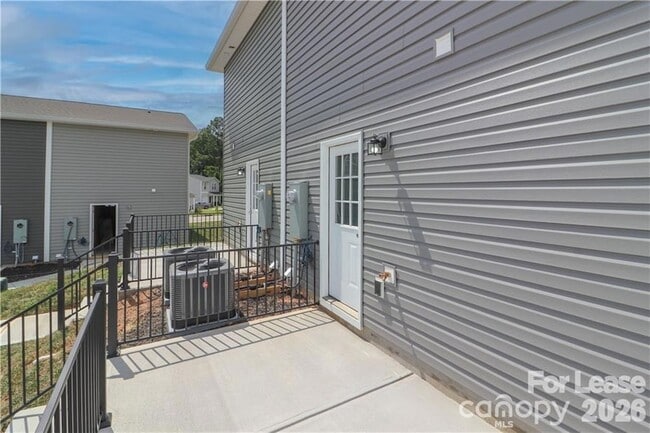 Building Photo - 3971 Newhall Dr NW