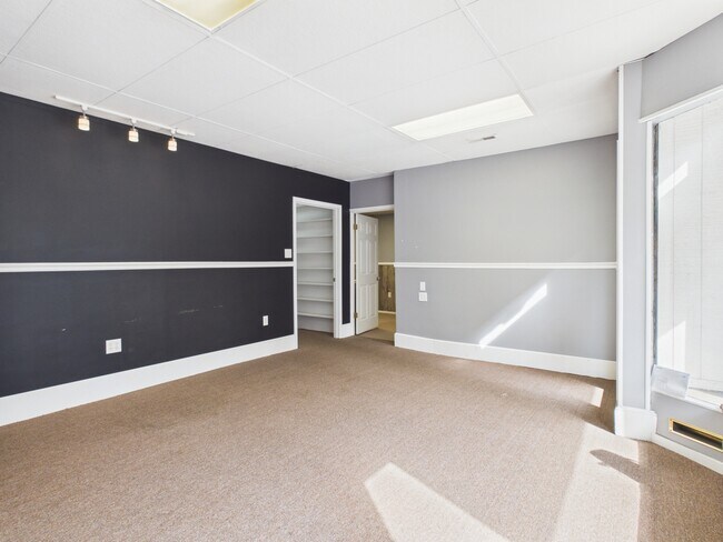 Building Photo - 248 Main St