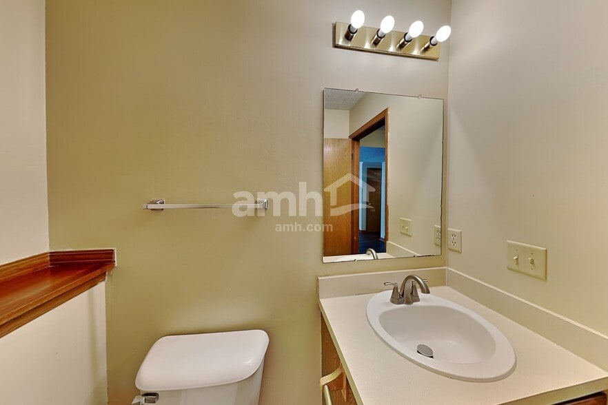 Building Photo - 2759 Beal Dr
