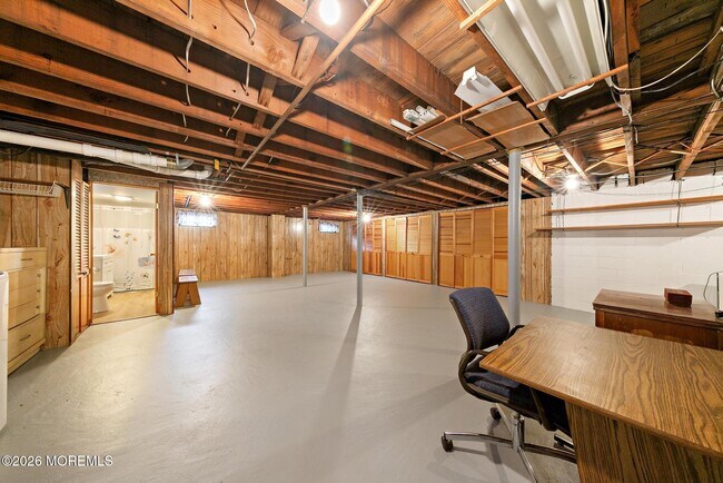 Building Photo - 14 Swan Ave