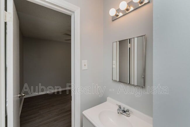 Building Photo - 2416 Barton Chapel Rd