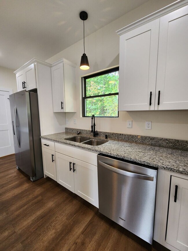 Building Photo - Swannanoa Rental