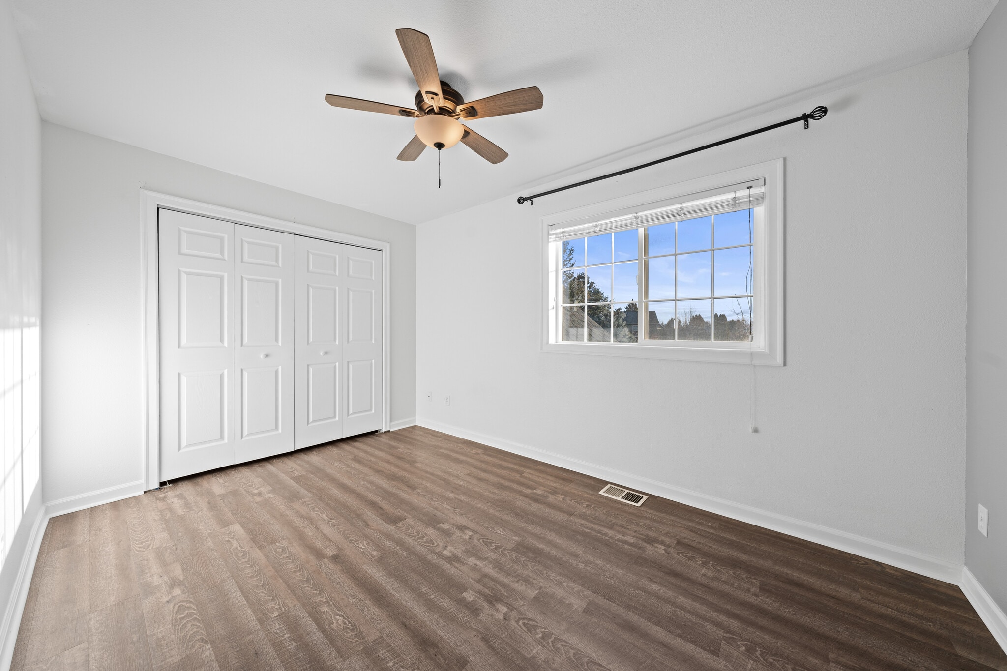 Building Photo - 2275 NE Nuttail Ct