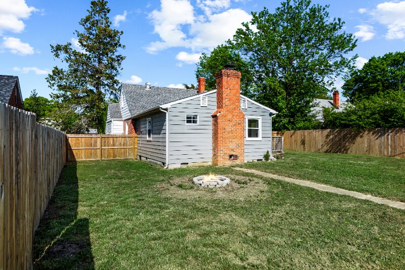 Building Photo - 206 E 37th St