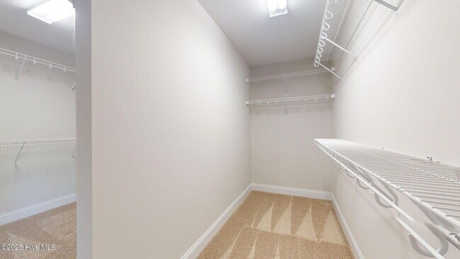 Building Photo - 358 N Ardsley Ln
